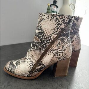 Pierre Dumas Snakeskin Pattern Ankle Boots